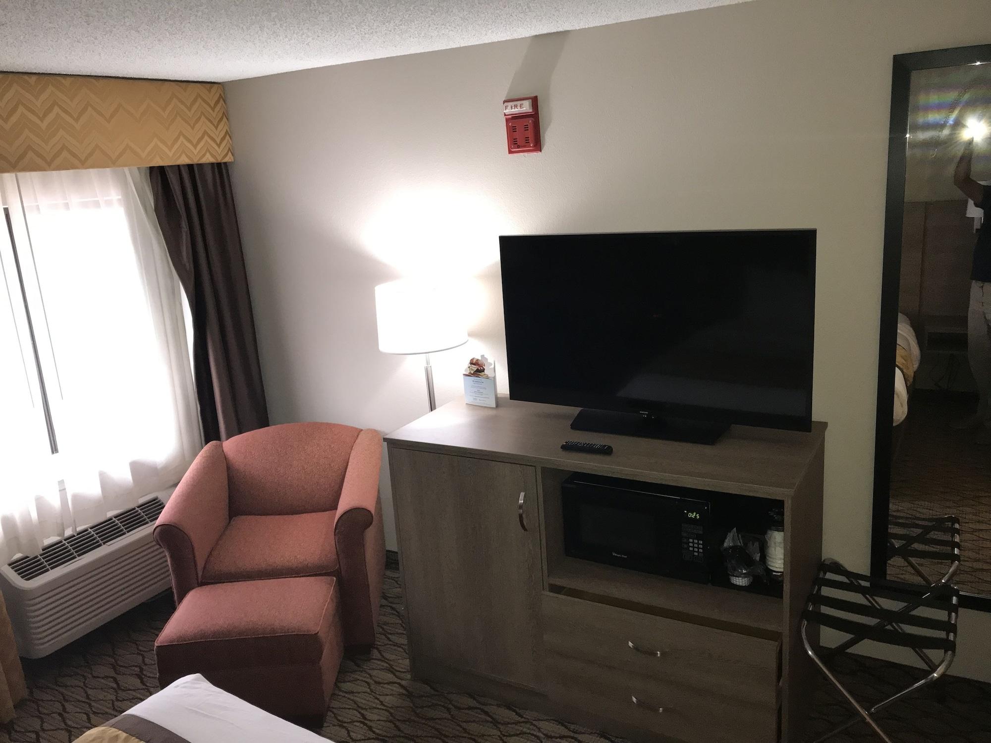 Hotel Baymont By Wyndham Grand Rapids Airport Cascade Zewnętrze zdjęcie