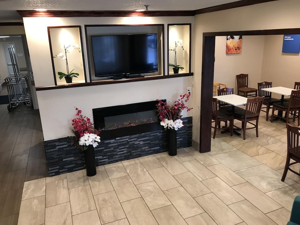 Hotel Baymont By Wyndham Grand Rapids Airport Cascade Zewnętrze zdjęcie