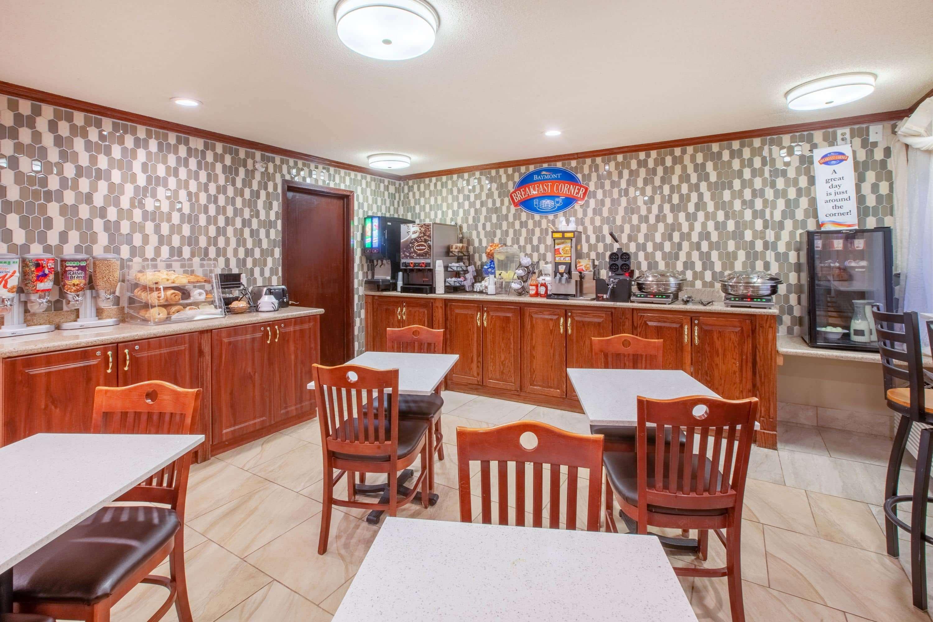 Hotel Baymont By Wyndham Grand Rapids Airport Cascade Zewnętrze zdjęcie